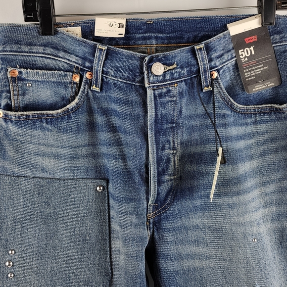 Levis 501 Womens Distressed Button Fly Slim Leg High Rise Stud Accents 32x30 NWT - Picture 2 of 16